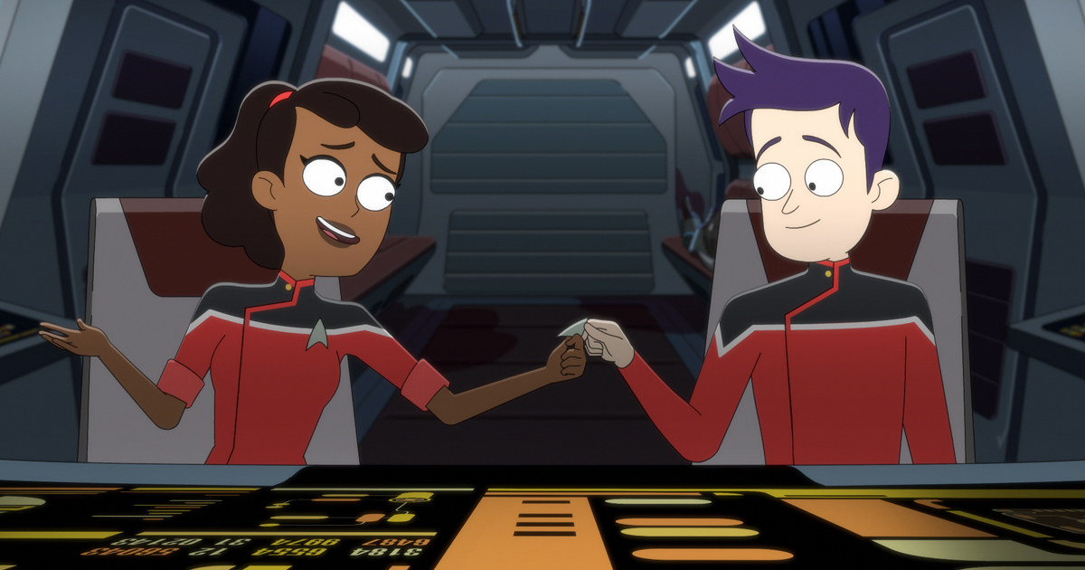 due protagonisti si tengono la mano mentre sono si comandi di una nave - nerdface