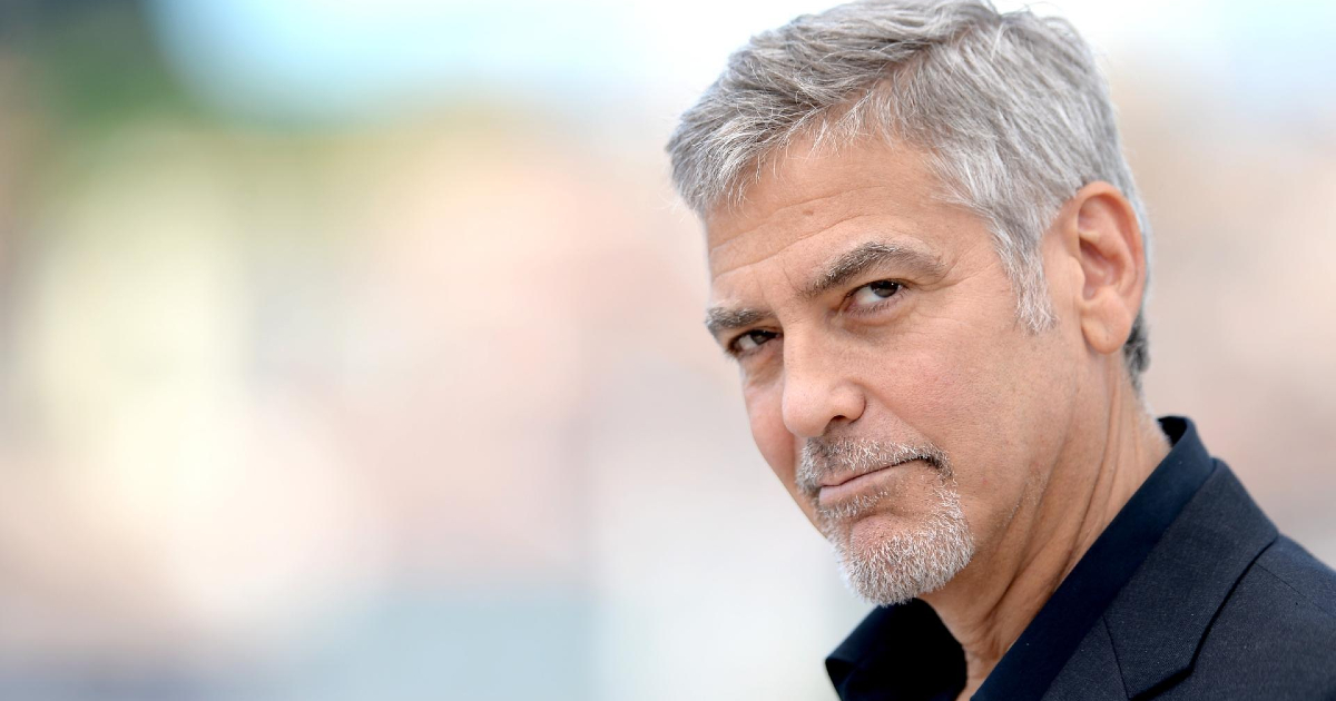 Primo piano di George Clooney - nerdface