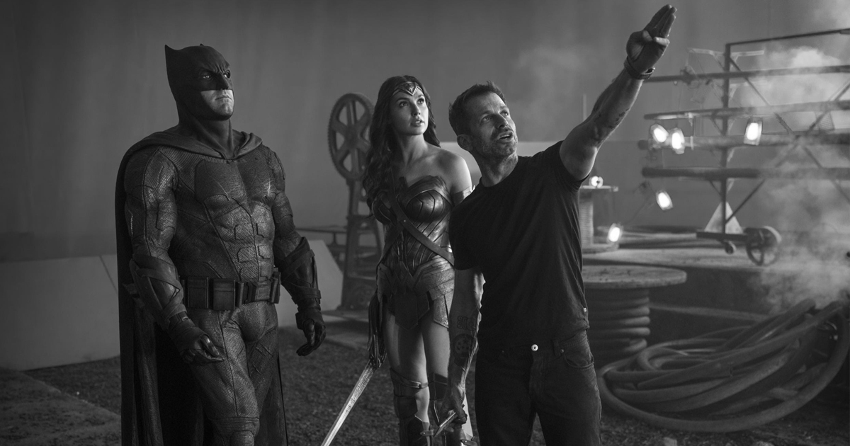 Snyder dà delle indicazioni a Superman e Wonder Woman - nerdface