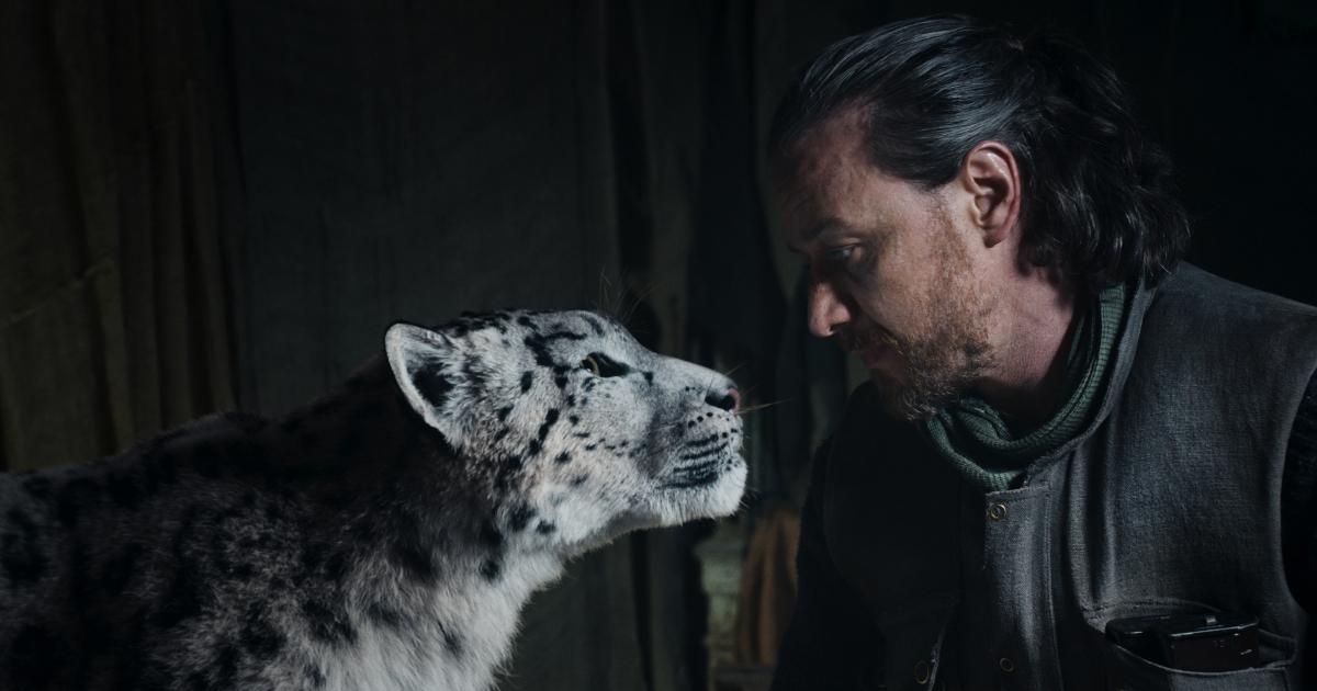 james mcavoy guarda un leopardo bianco in his dark materials - nerdface