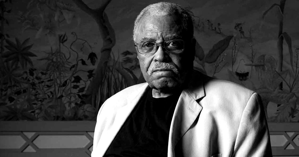 james earl jones coi baffi in una posa molto seria - nerdface