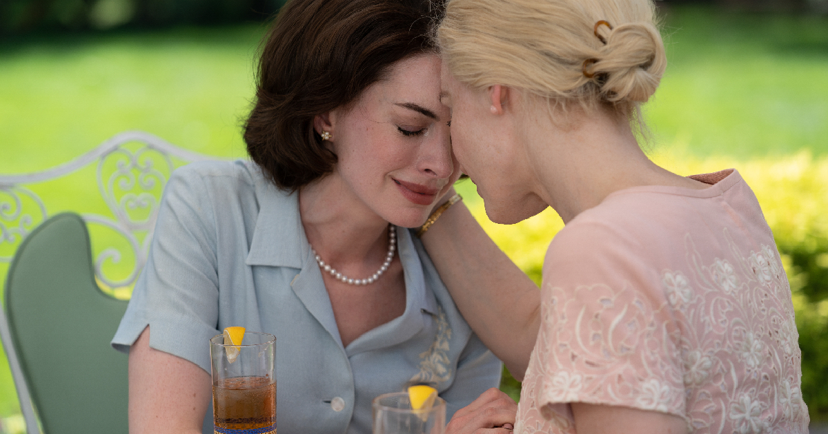 anne hathaway e jessica chastain in mothers instinct - nerdface