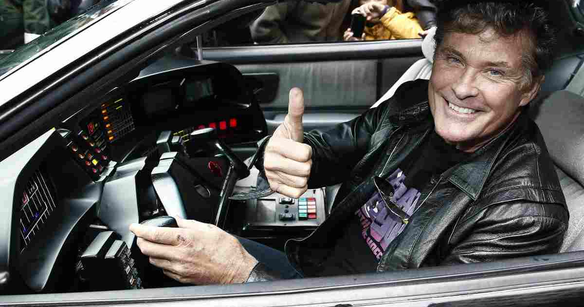 david hasselhoff saluta a bord di kitt, la auto di supercar - nerdface